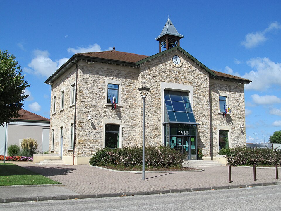 Mairie de Saint — Romain — de — Jalionas (2)