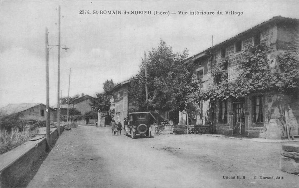 Saint — Romain — de — Surieu vue interieure du village