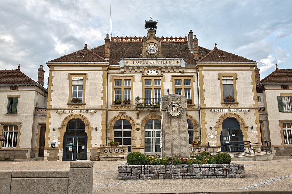 Saint — Siméon — de — Bressieux town — hall