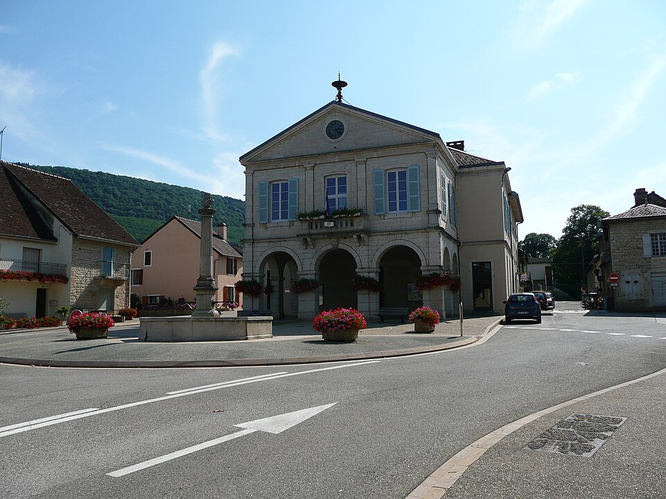 Place de la Mairie Beaufort Jura