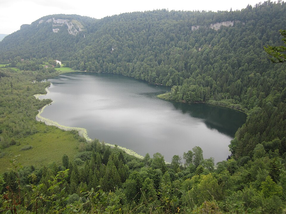 Lac de Bonlieu (vue d'ensemble)