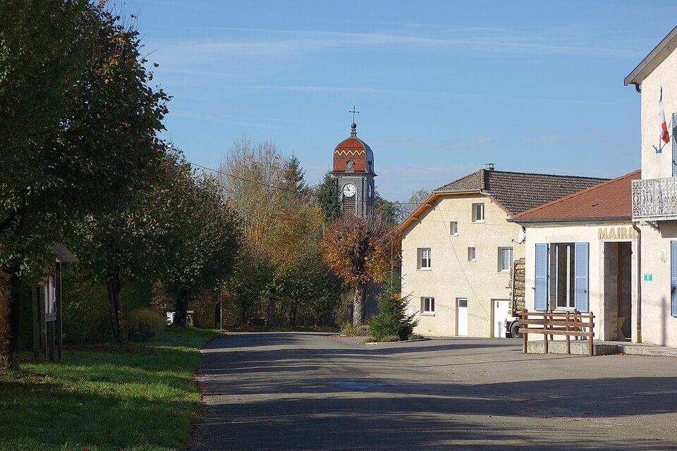 Chapois village
