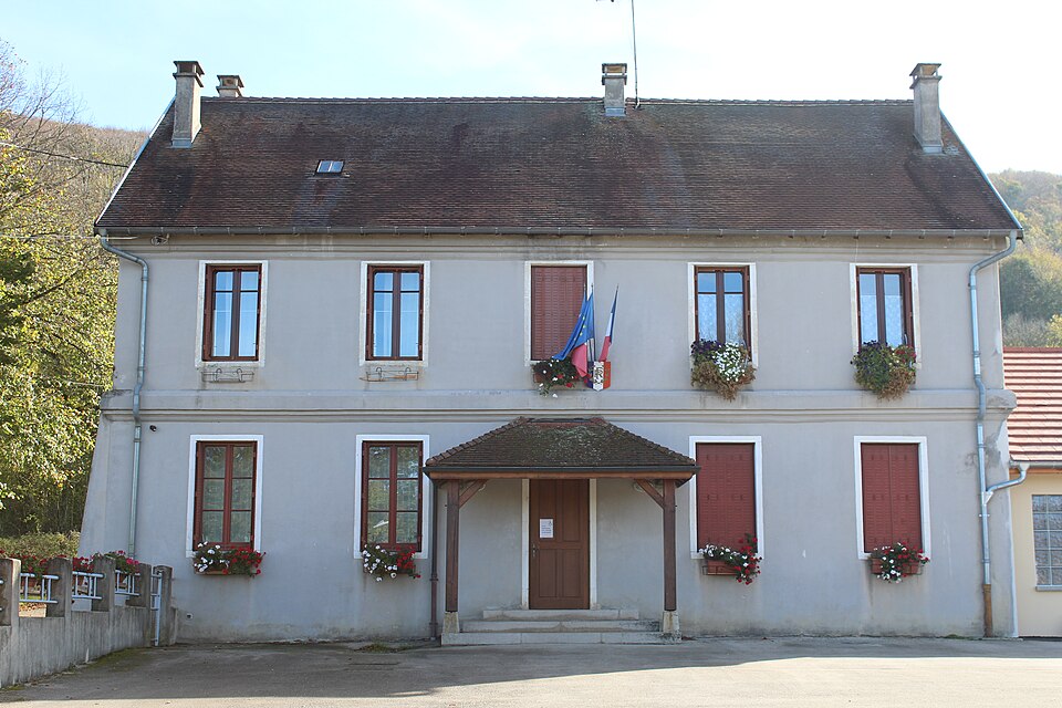 Mairie Charnod 6