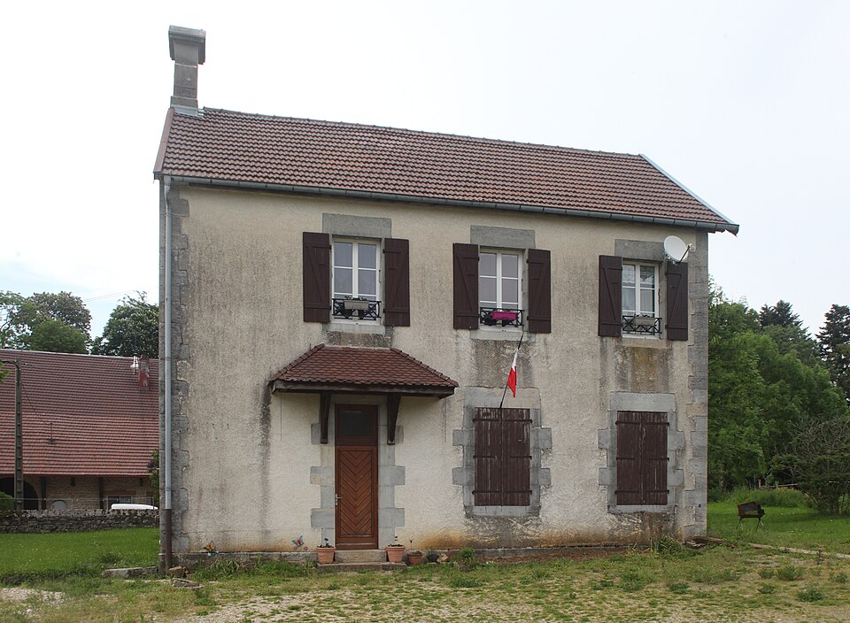 Chaux — Champagny, mairie — img 43018