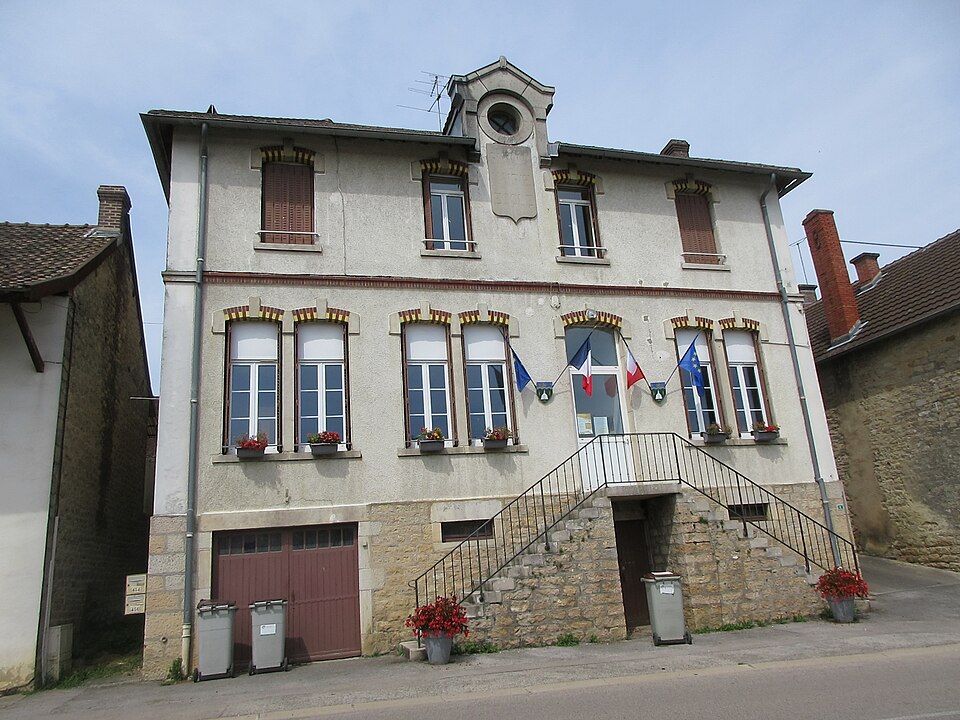 Mairie Condamine Jura 1