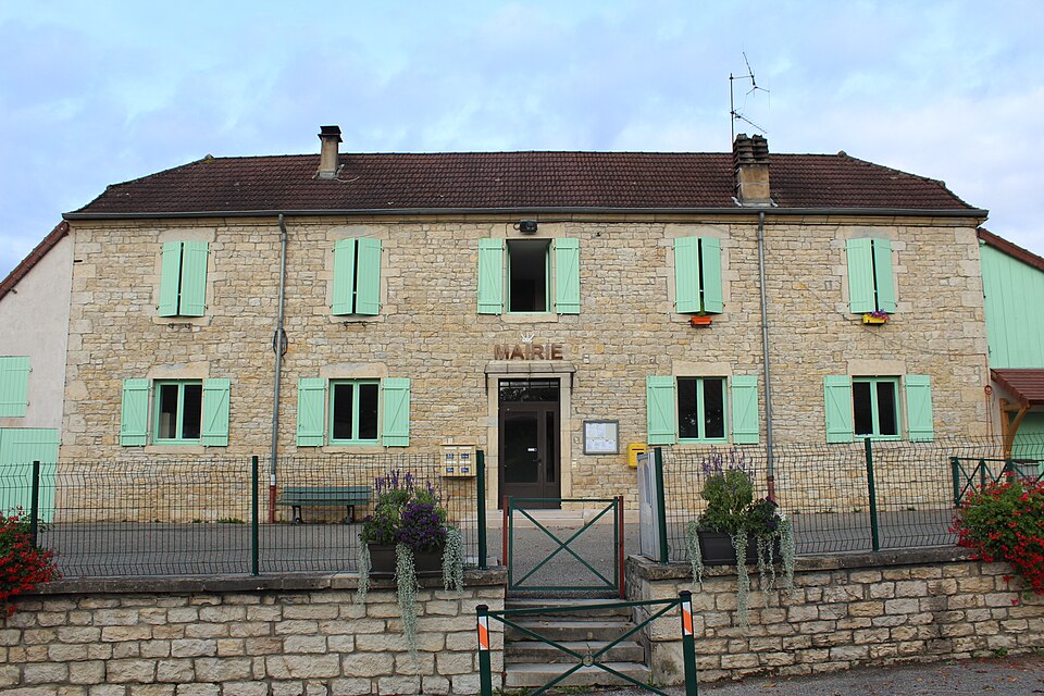 Mairie Cosges 4