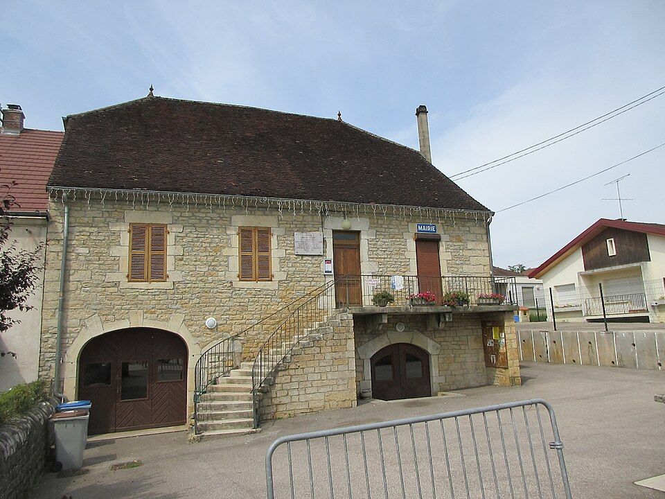 Mairie Courlans 1