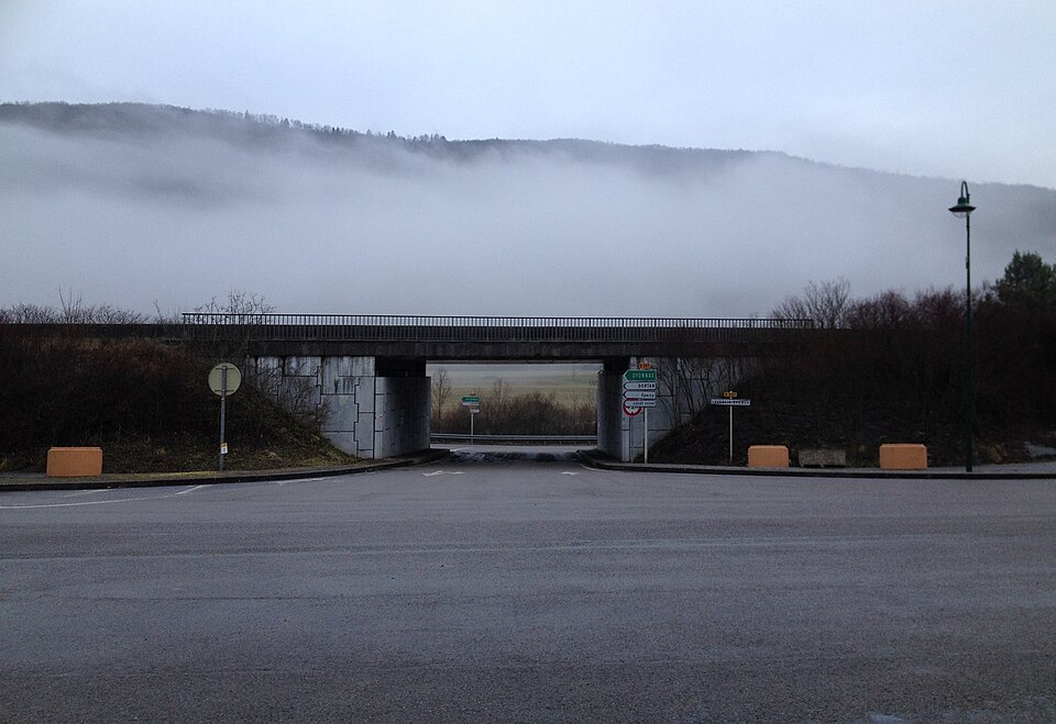 Route et brouillard à Lavancia — Epercy