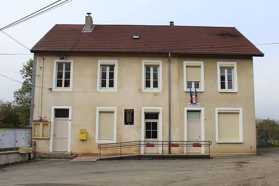 Mairie Montrevel Jura 1