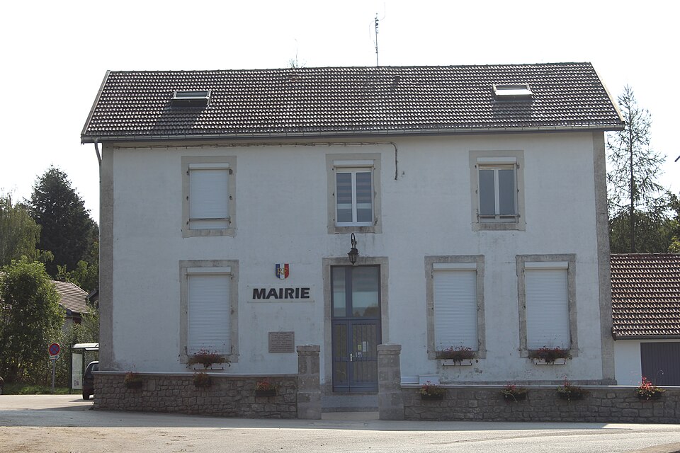 Mairie Moutoux 3
