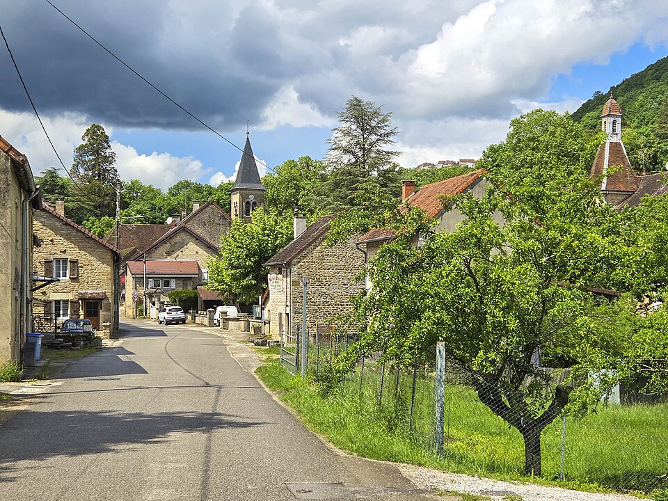 Nevy — sur — Seille, le centre du village