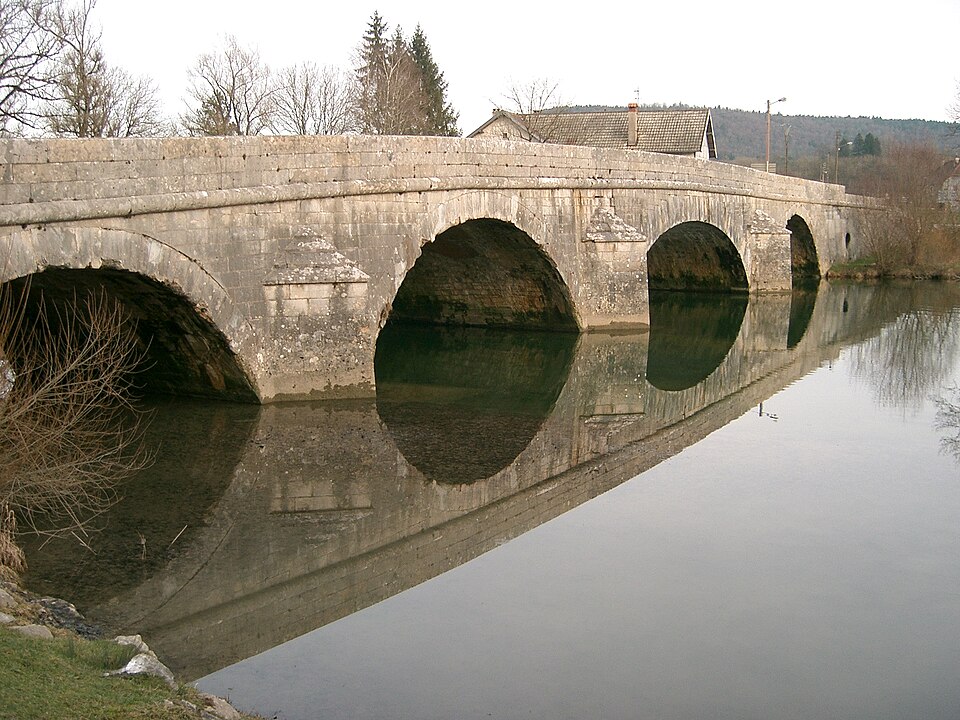Pont sur l'Ain à Pont — du — Navoy (39)