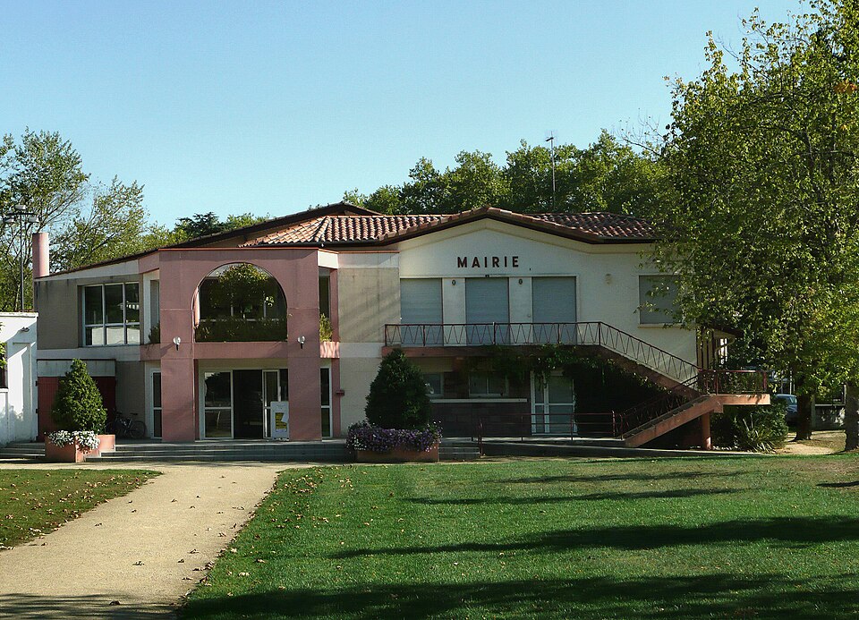 Eugénie — les — Bains — Mairie