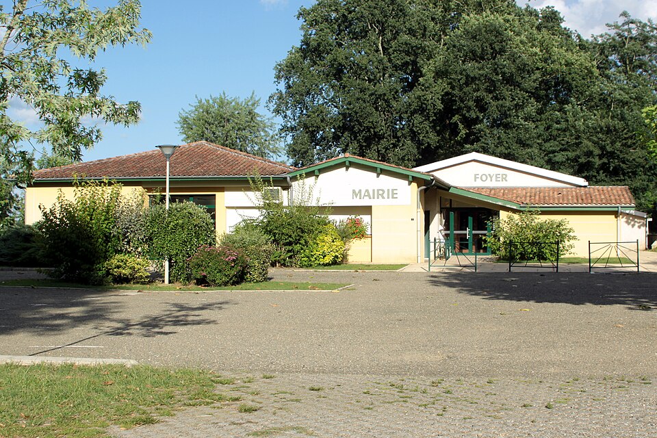 Lucbardez — et — Bargues Mairie
