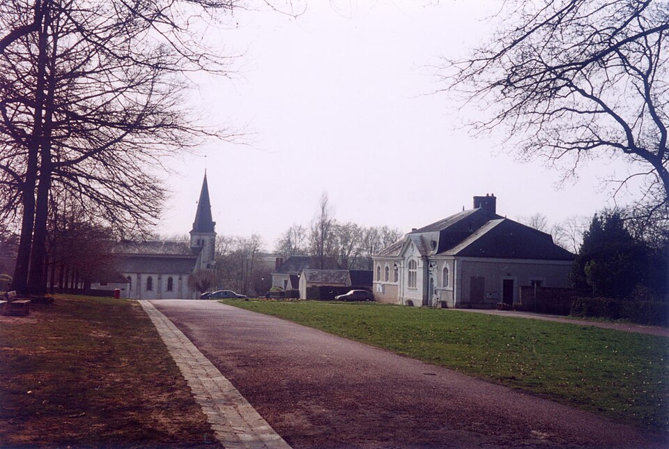 Authon mairie église