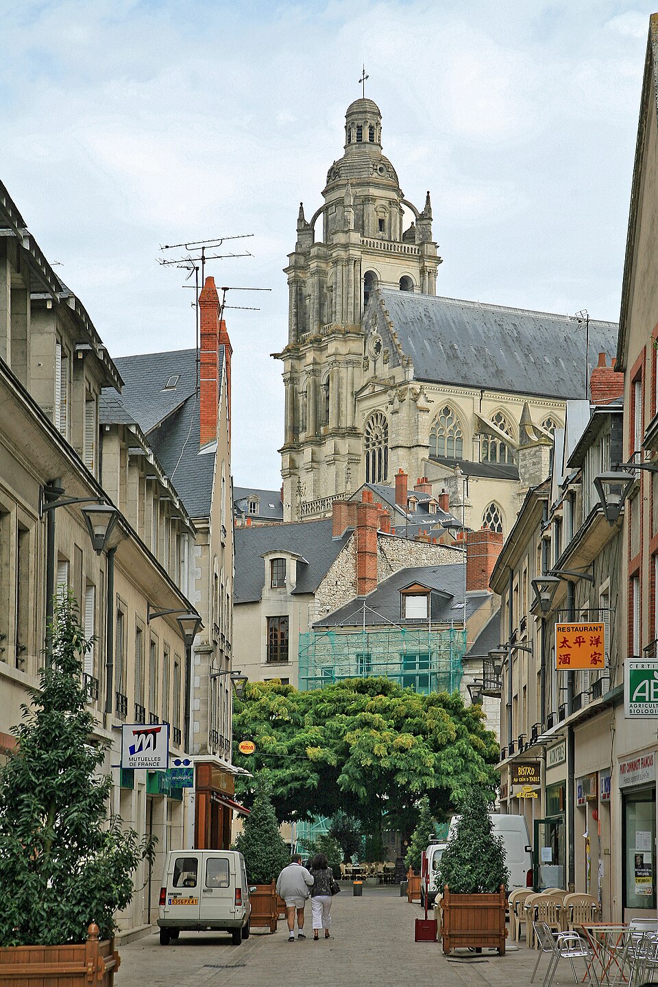 00 2407 Cathédrale Saint — Louis de Blois