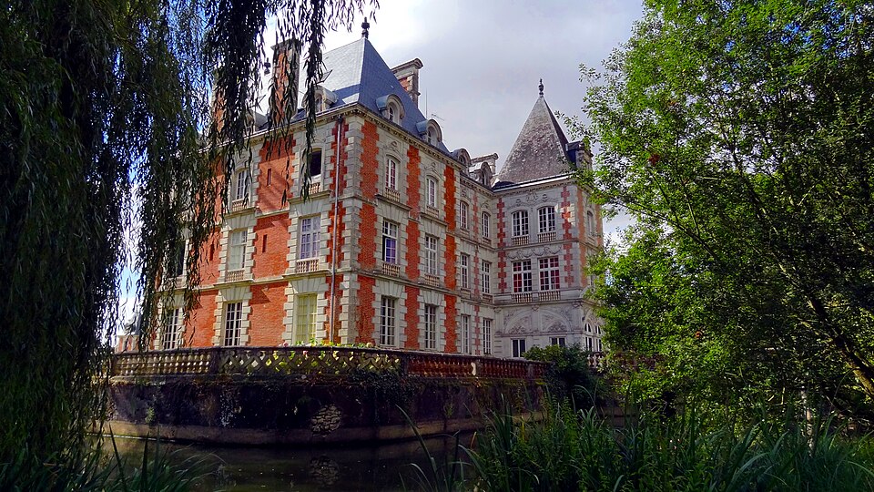 Arrière 5 — Château de Rocheux