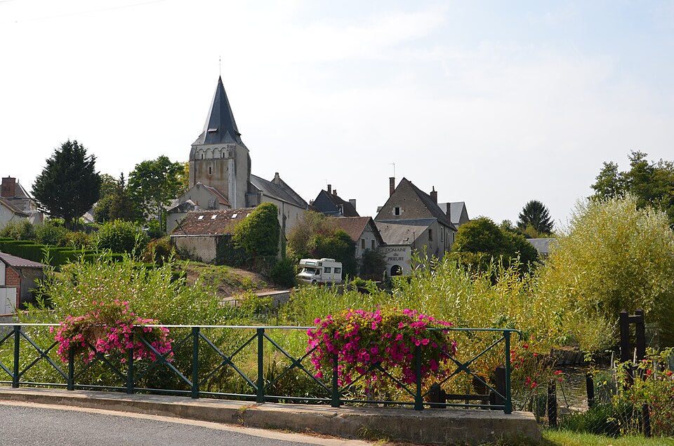 Vue du pont face à l'église