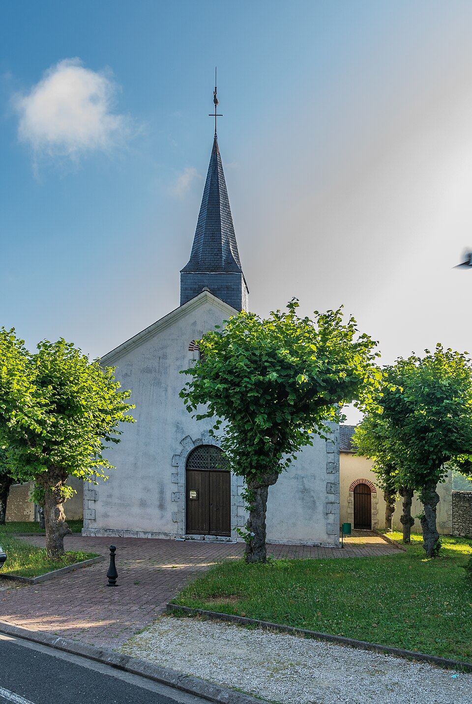 Saint Martin church of Monthou — sur — Bièvre 03