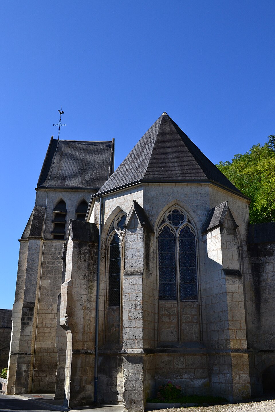 Eglise Saint — Almire des Roches — l'eveque