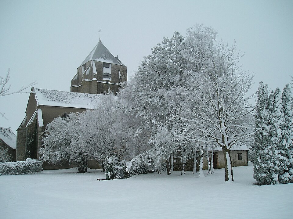 Église sous la neige