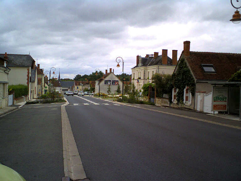 Village Saint — Romain — Sur — Cher