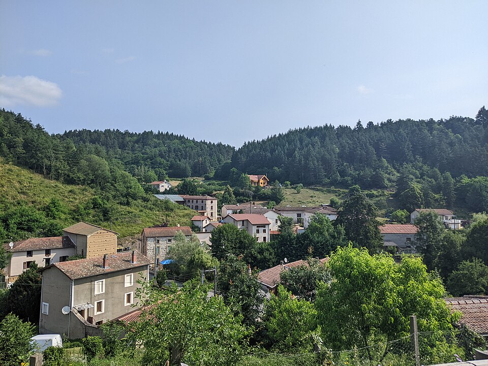Débats — Rivière — d'Orpra — Vue hameau Ligeay (juin 2023)