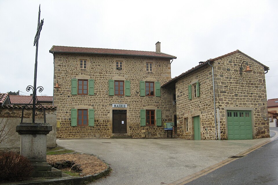 Essertines — en — Châtelneuf, mairie