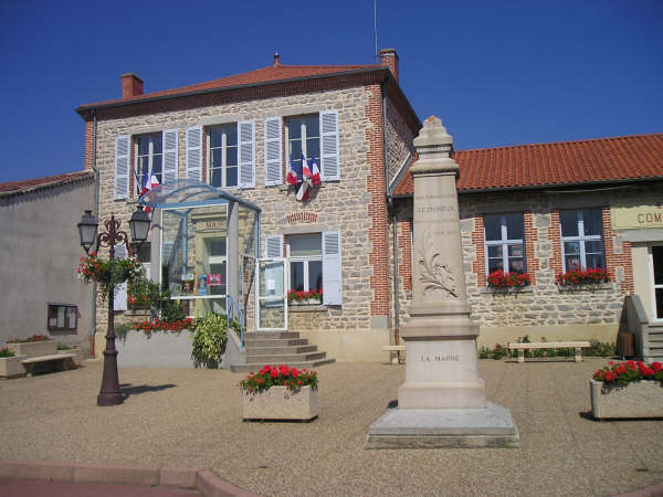 Ecole et mairie de Lezigneux