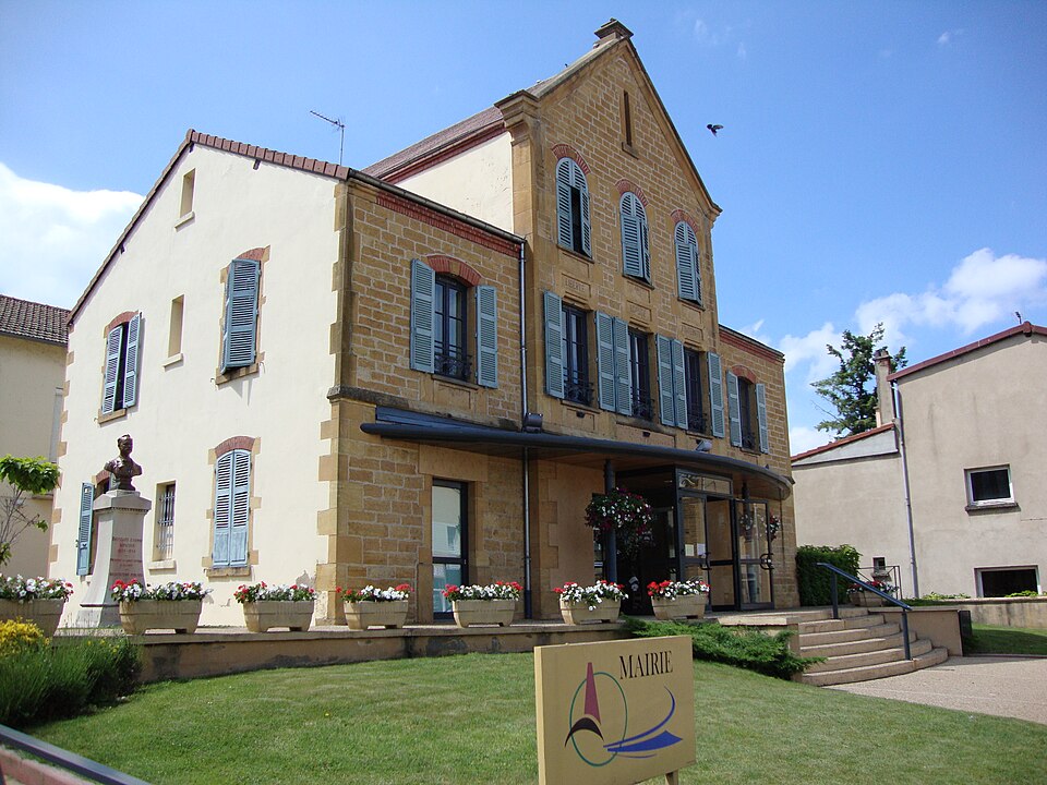 Pouilly — sous — Charlieu (Loire, Fr) mairie