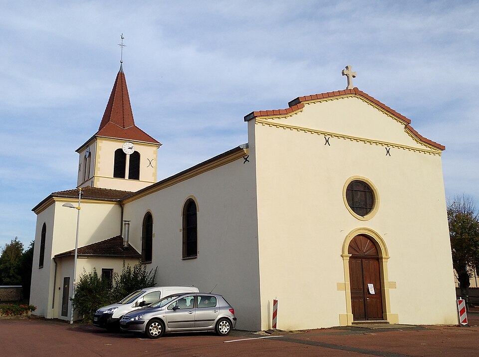 Pradines — Église Saint — Pierre — et — Saint — Claude