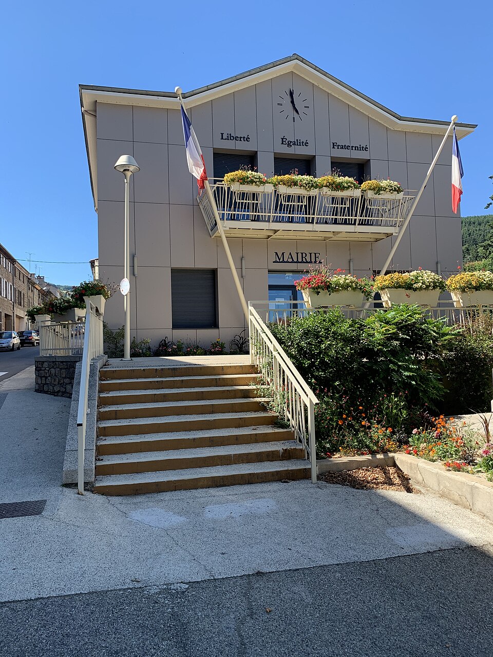 Mairie de Saint — Julien — Molin — Molette en juillet 2020