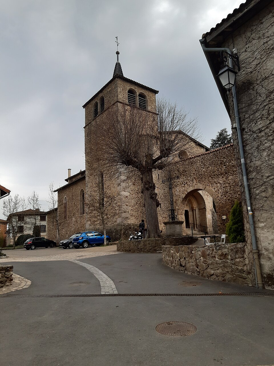 Église Saint — Médard de Saint — Médard — en — Forez