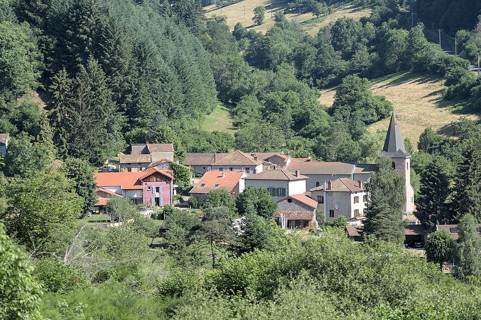 Saint — Rirand — Vue du village depuis le cimetière