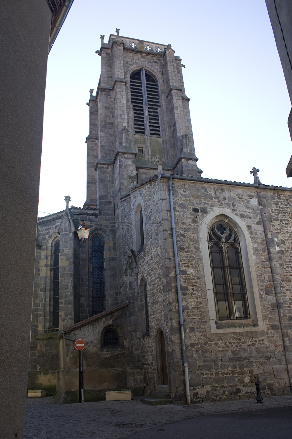 Sury le Comtal — Église Saint André — 20110209 — Clocher