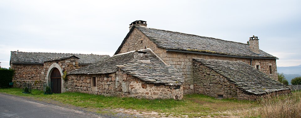 Ferme Paradis la Montjoie de Montferrat — Vue d'ensemble