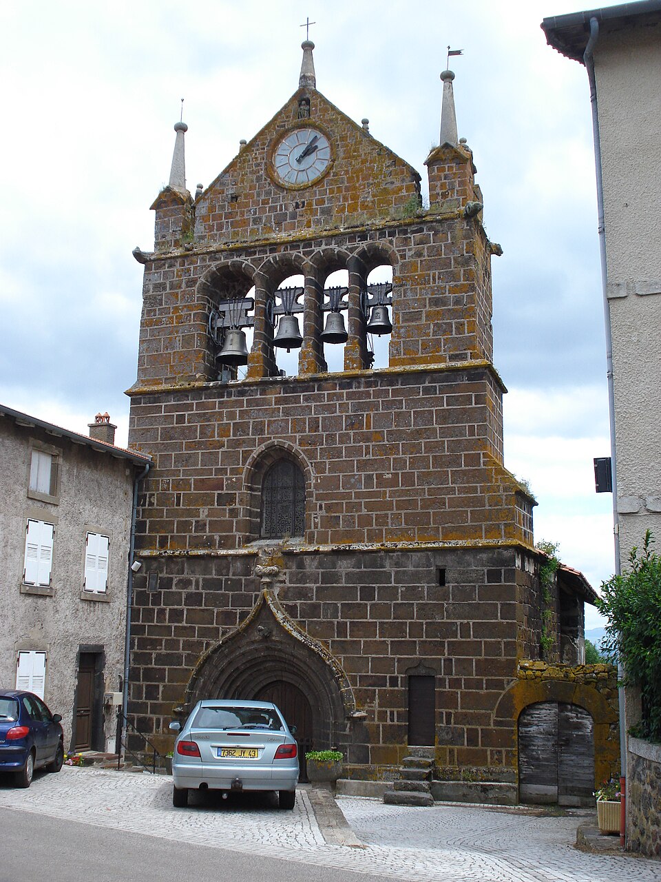 Le Brignon (Haute — Loire, Fr) Clocher — mur de l'église
