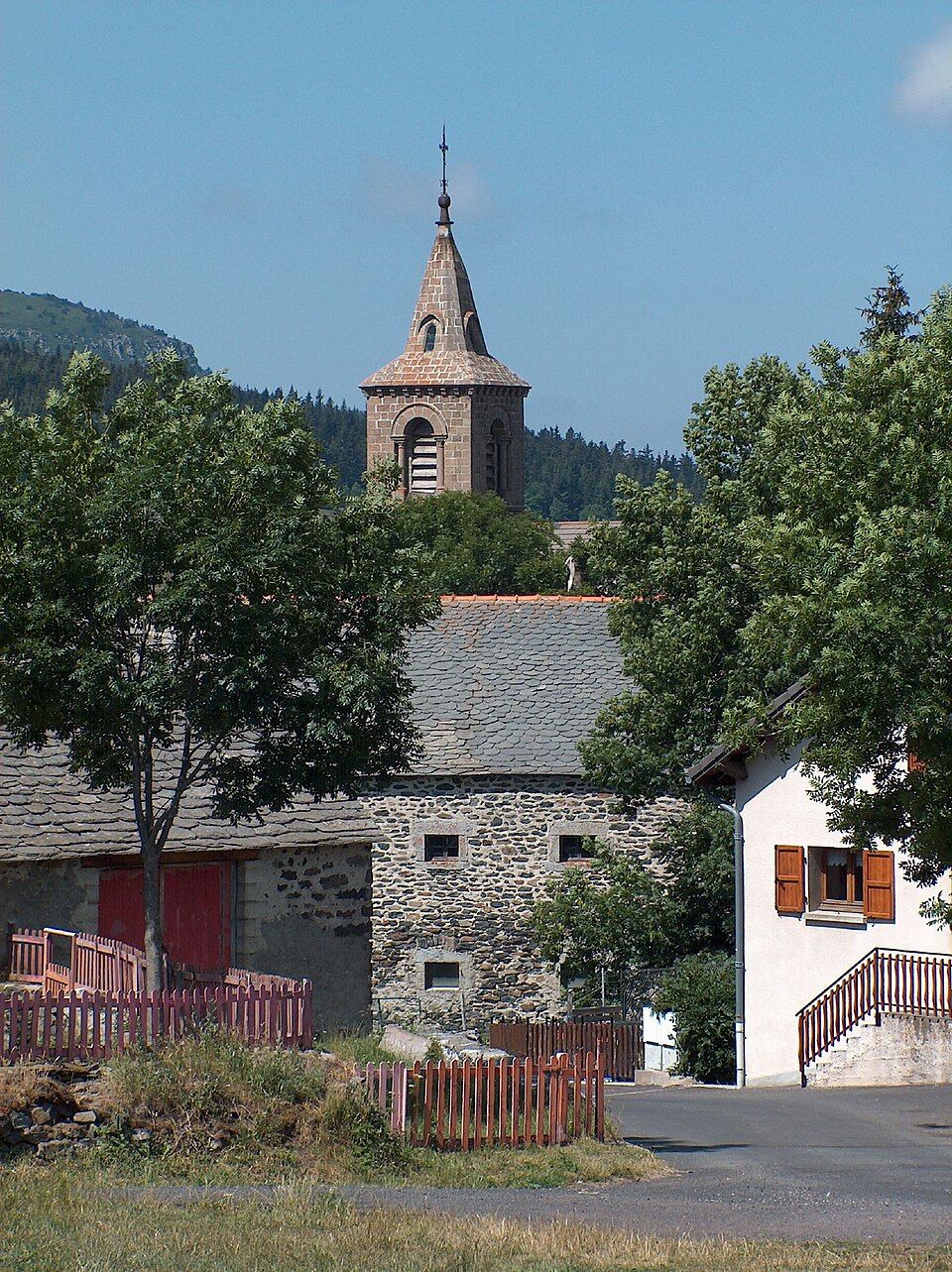 Les Estables Église