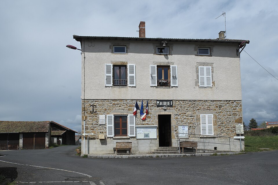 Frugières — le — Pin Mairie 899