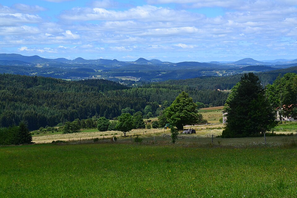 Au — dessus du Mas — de — Tence (50134304382)