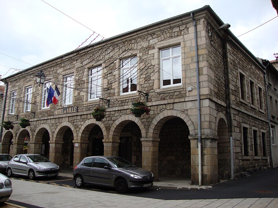 Montfaucon — en — Velay (Haute — Loire, Fr) mairie
