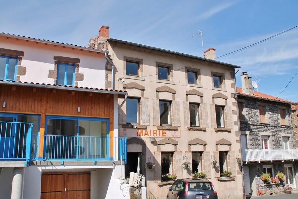 235 Saint Jean Nay (43320)