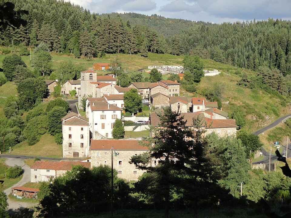 Saint — Pal — de — Senouire village