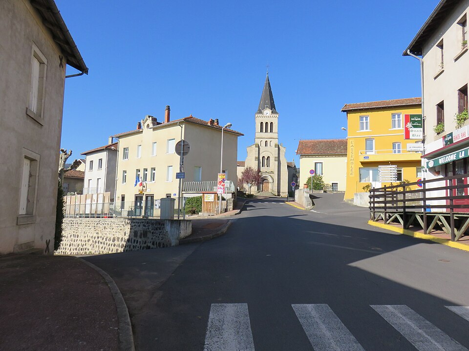 Saint — Vincent (Haute — Loire) — Traversée village