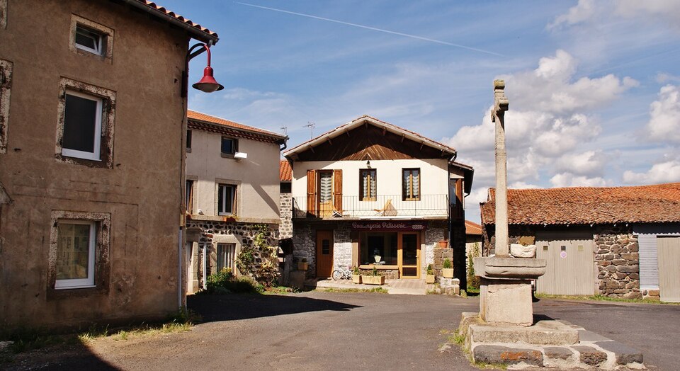 228 Sanssac — l'église ( 43320 )