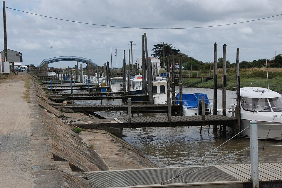 44 Port — Collet 1