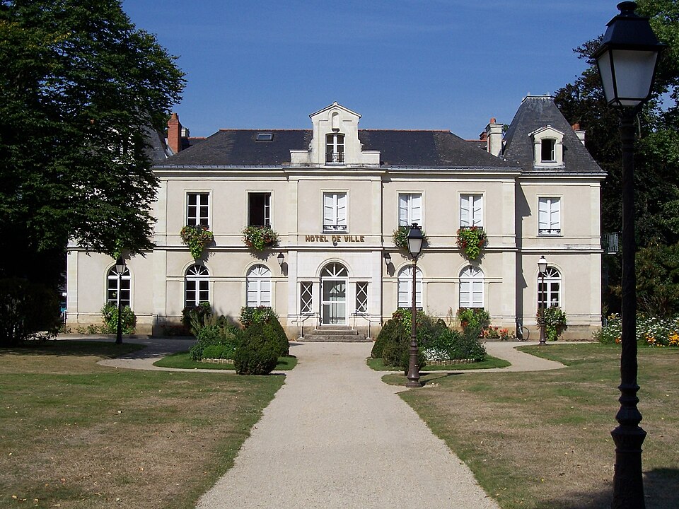 Mairie — La Chapelle — sur — Erdre