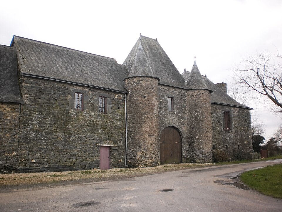 Grand — Auverné — manoir de la Petite — Haie