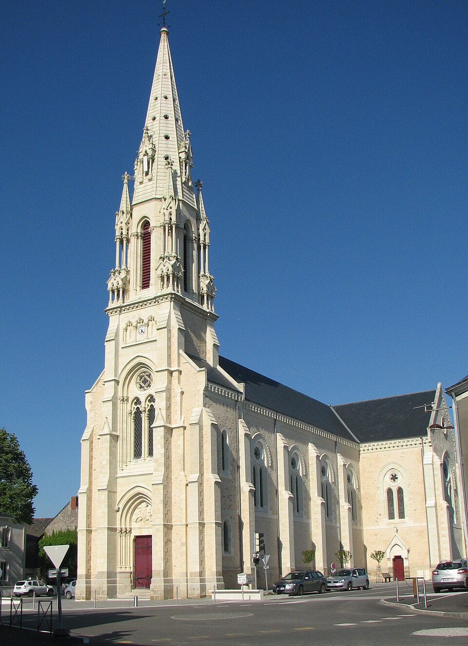 Eglise de Grandchamps des Fontaines en juin 2013