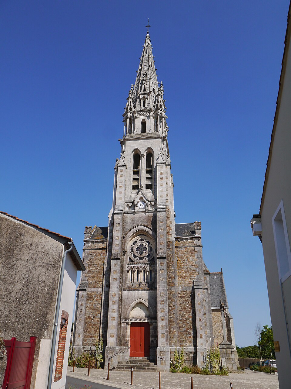 44 La Limouzinière église